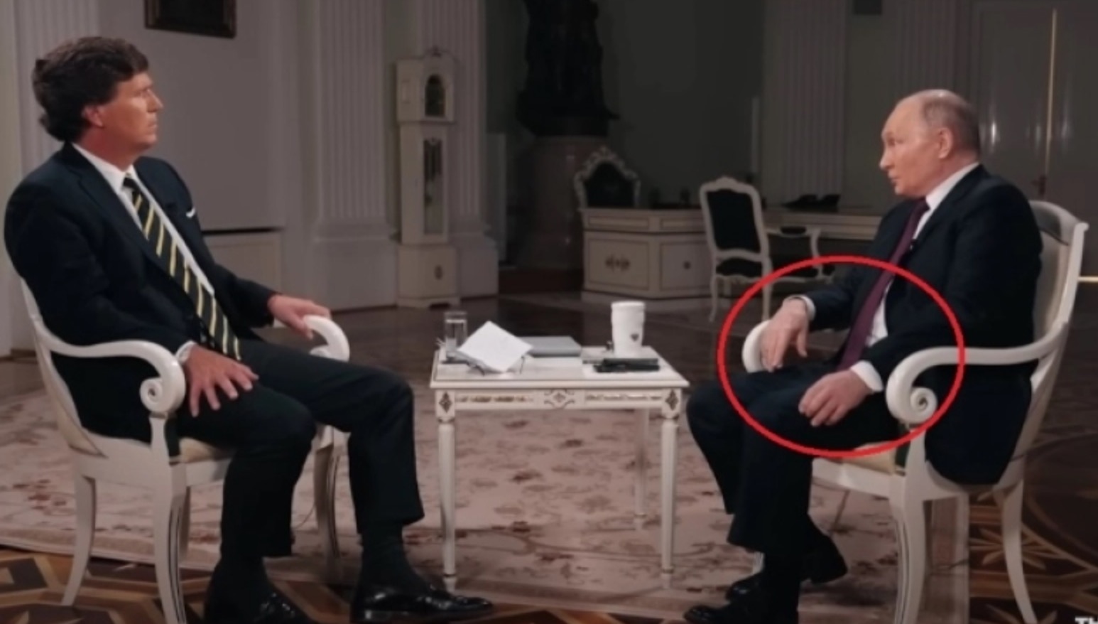 Τα «τεχνάσματα» του Πούτιν στη συνέντευξη με τον Τάκερ Κάρλσον